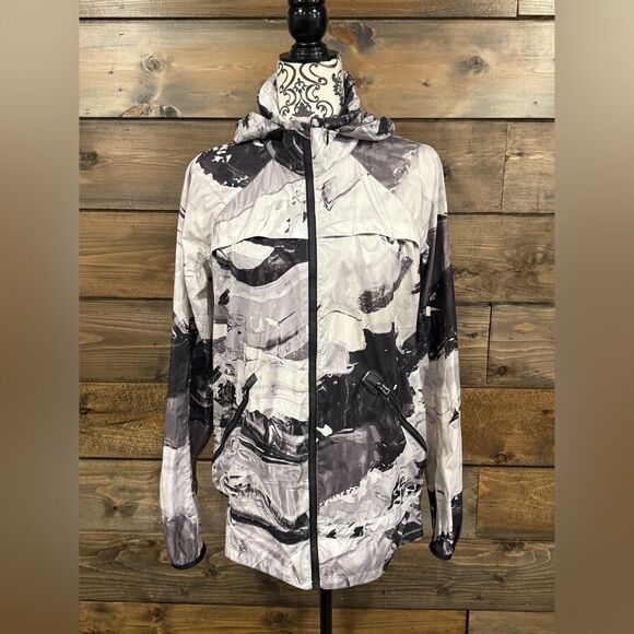 lululemon athletica Black and White wind Jacket - Picture 1 of 9